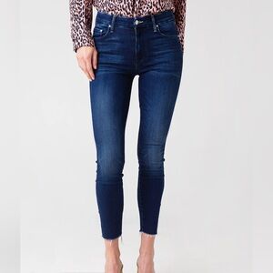 MOTHER high waisted looker jeans with ankle fray in Tongue and chic